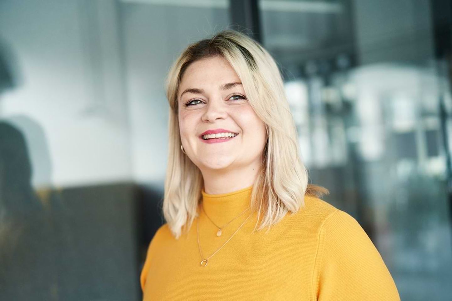Diversity at EOS: Roxana Herfort, Corporate Communications & Marketing Consultant at EOS, campaigns for a non-discriminatory workplace in her capacity as founding member of W:isible and member of Queer@EOS.
