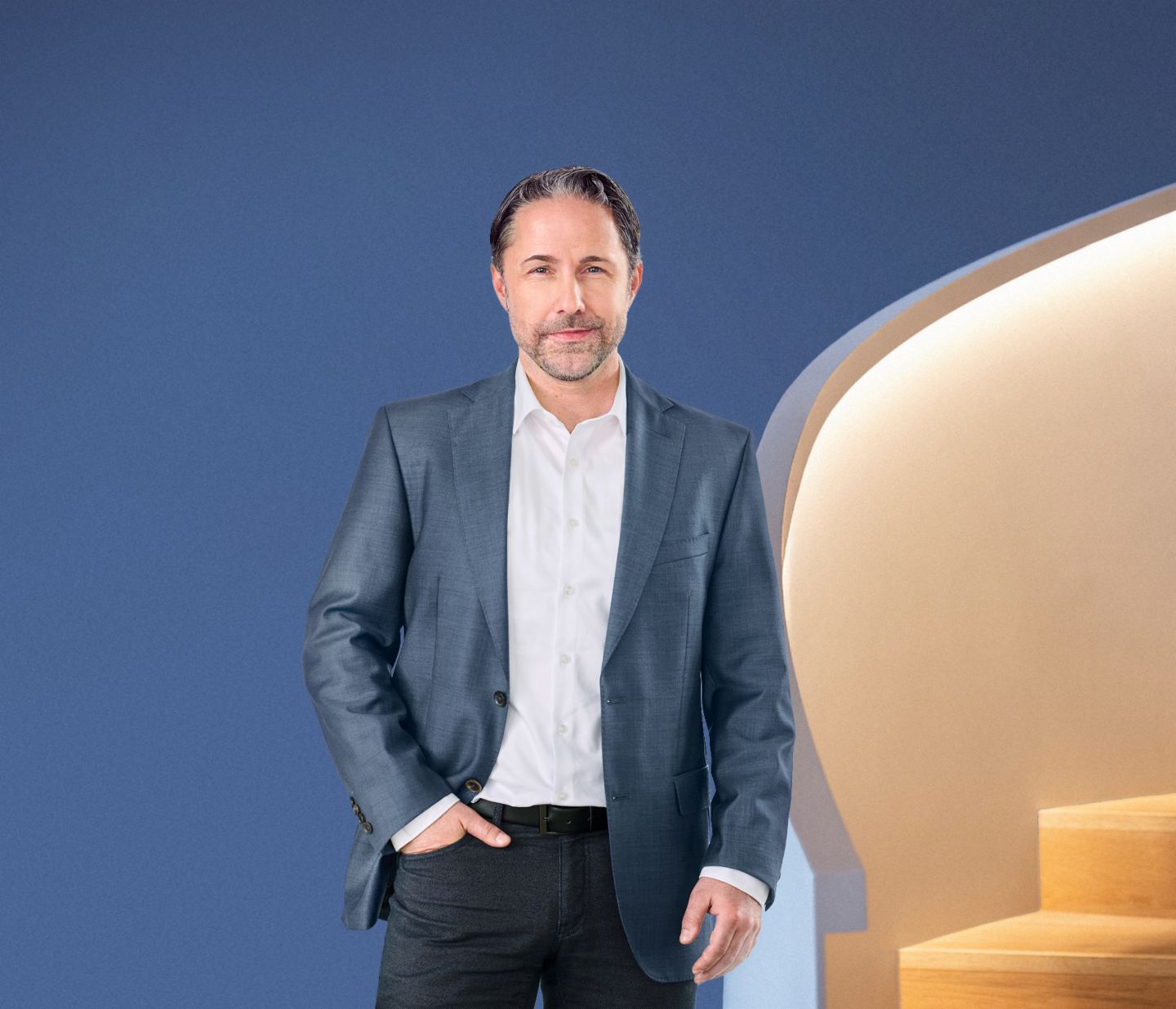 Portrait of Marwin Ramcke, CEO of the EOS Group