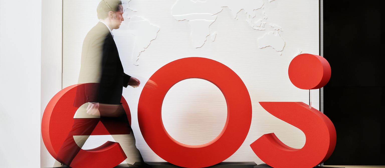 This is the new EOS brand: The new logo adorns the lobby of EOS headquarters.