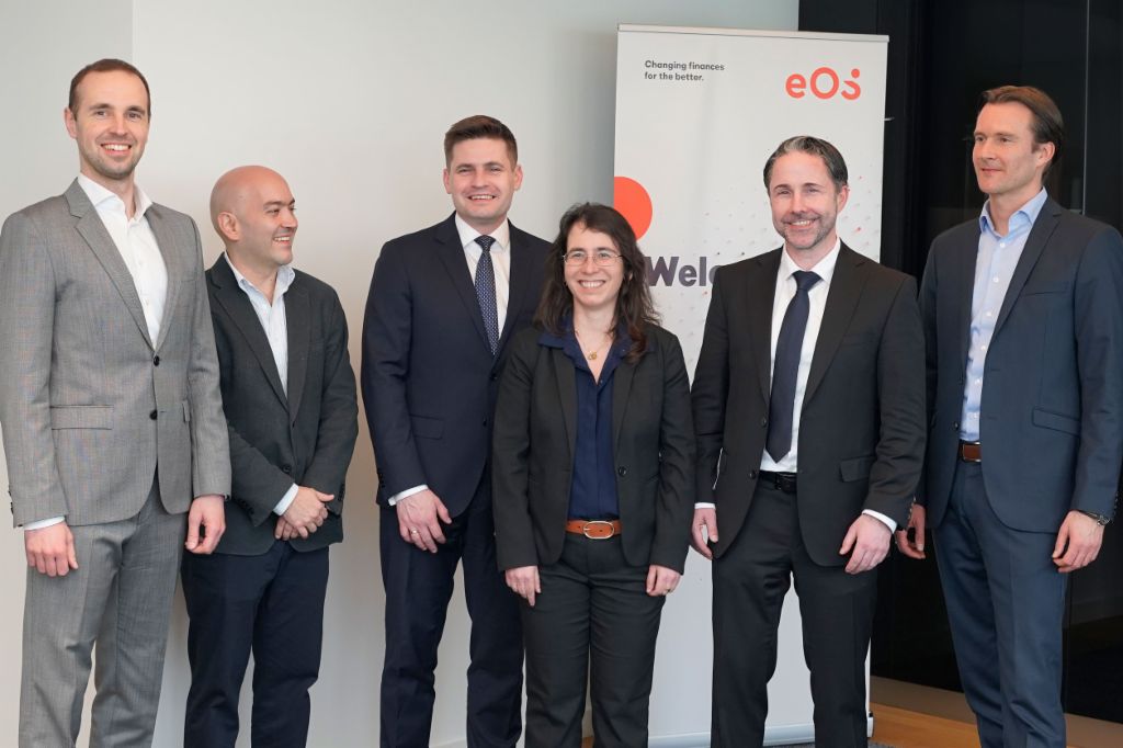 Representatives of the IFC visited EOS in Hamburg to celebrate the collaboration in the Polish market and reaffirm the commitment to sustainable investments (from left to right: Borys Drajczyk, Chief Investment and Technology Officer at EOS Poland, Marcos Gomez Sierra, Industry Specialist - Distressed Assets Investing at IFC - International Finance Corporation, Dariusz Petynka, Managing Director EOS Poland, Ariane di Iorio, Global Head of Distressed Assets Investments at IFC, Marwin Ramcke, CEO of the EOS Group, Carsten Tidow, Managing Director of the EOS Group, responsible for the Eastern Europe region)